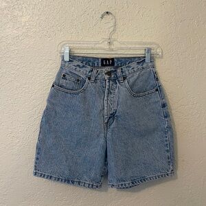 90s vintage / GAP high rise light wash denim jean jorts